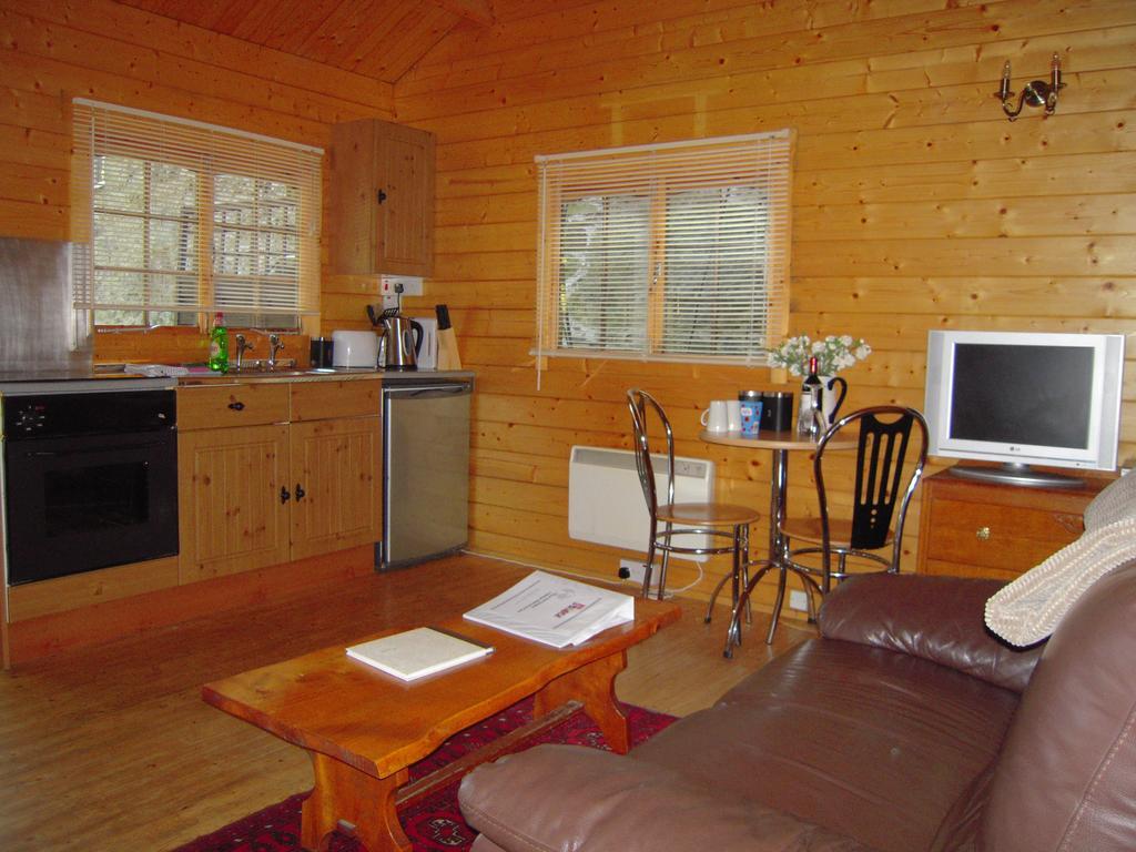 Bryn Dinas Camping Pods At The Foot Of Mt Snowdon Beddgelert Exterior foto